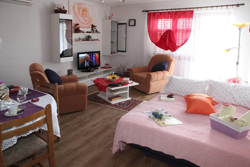 Apartments Adelita โปเรช ภายนอก รูปภาพ