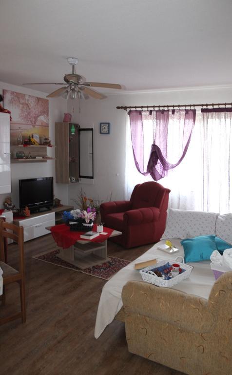 Apartments Adelita โปเรช ภายนอก รูปภาพ