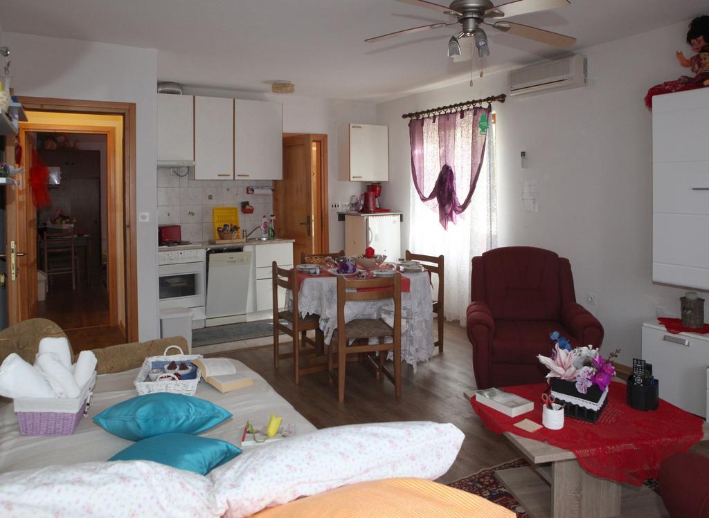 Apartments Adelita โปเรช ภายนอก รูปภาพ